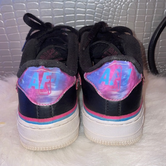 Black Nike AirForce 1 - Picture 3 of 4
